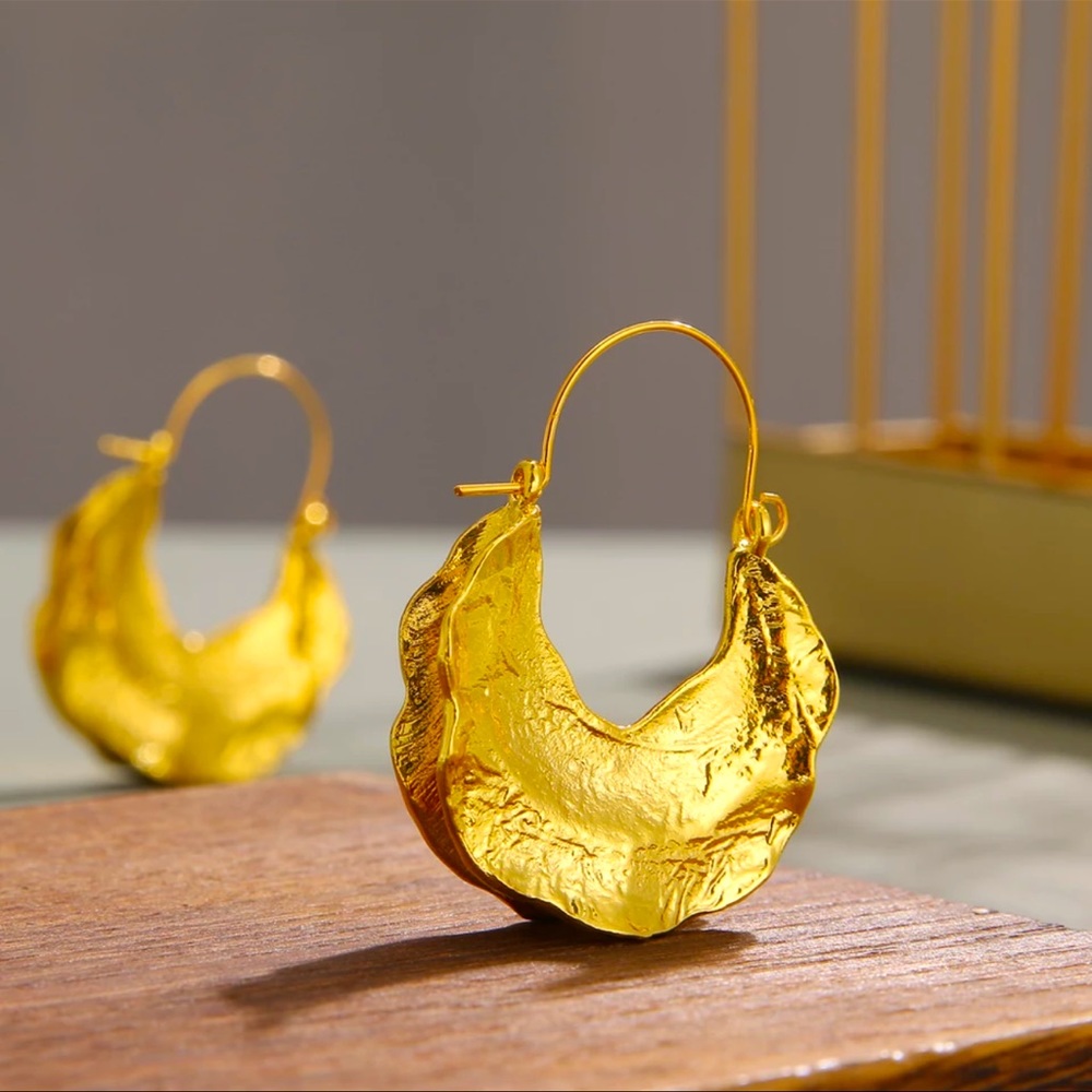 Gold Artistic Drop Earrings ✨ - Picture 1 of 2